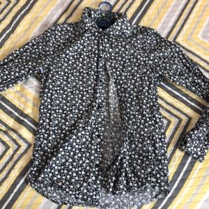 Slim Fit Casual Button Down Shirt (M)